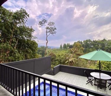 Megamendung Villa | Deju Cabin with Private Pool & Mountain View