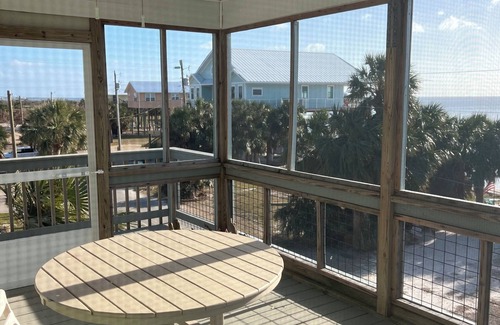 Salem House | Dekle Beach Darling - Beautiful Sunsets and Great Fishing