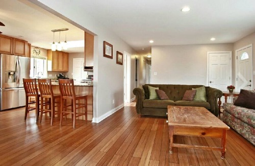 Delavan Lake House | Delavan Haus Family Gathering Place for Family and Friends!