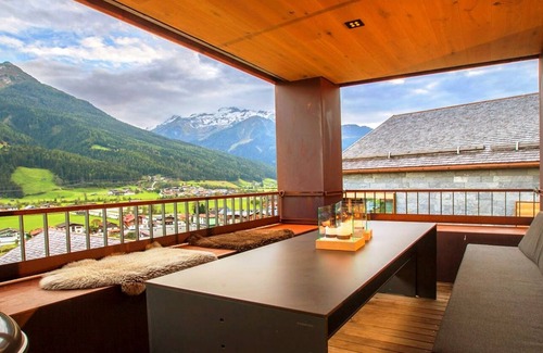 Bramberg am Wildkogel Ski Chalet | Delicious dining with a view of Hohe Tauern National Park,close to the ski lift