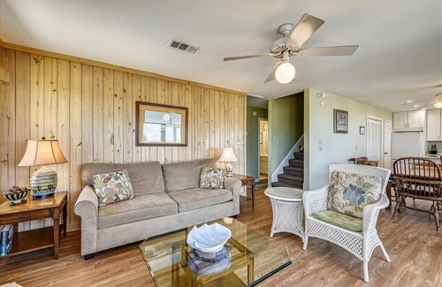 East End House | DELIGHT IN THE CHEERFUL AMUSEMENT of the sand crabs dancing in the moonlight.