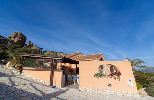 Castellammare del Golfo Villa | Delightful Villetta for those who love nature, comfort and sea. CIR 19081005C225344