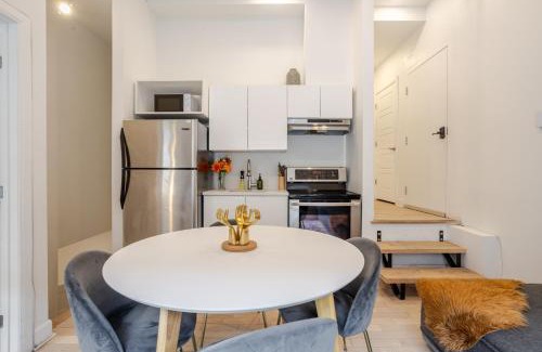 Ville-Marie Apartment | Delightful 2BR in Village Downtown