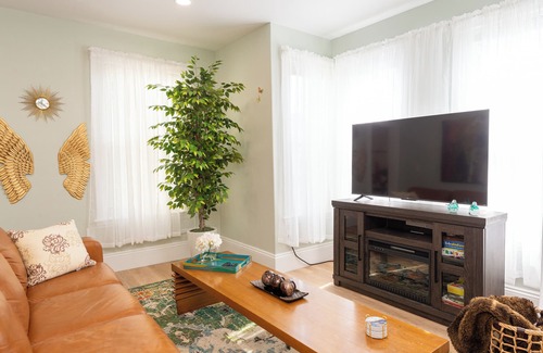 Beverly Apartment | Delightful 3-Bed 1st Floor