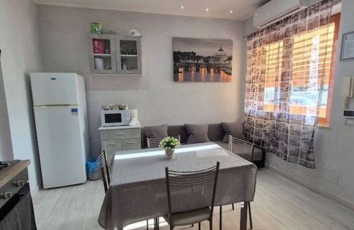 Zona XL Magliana Vecchia Apartment | Delightful and cozy apartment near Rome fairgrounds and airport