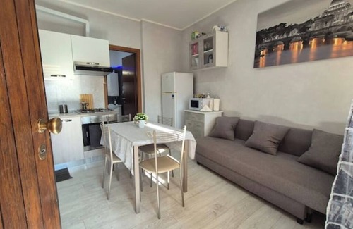 Zona XL Magliana Vecchia Apartment | Delightful and cozy apartment near Rome fairgrounds and airport