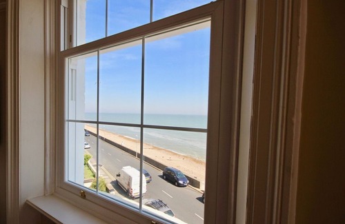 Deal Apartment | Delightful apartment with sea views on the Seafront of Deal
