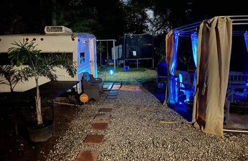 Memphis Apartment | Delightful camper/rv—5 min to Beale street and Elvis Presley mansion