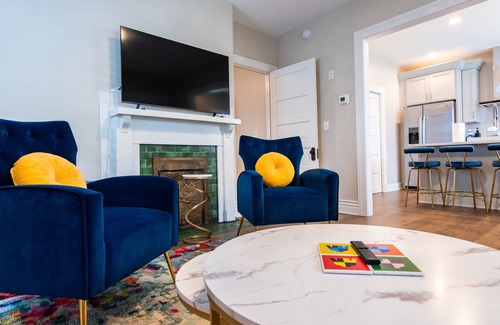 Merriwether House | Delightful Germantown Retreat: Remodeled 2BR/2BA Home