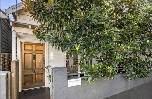 Balmain House | Delightful, Large Balmain Cottage close to Sydney CBD & Biennale of Sydney