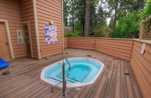 Incline Village Apartment | Delightful McCloud - Gorgeous Condo in McCloud!