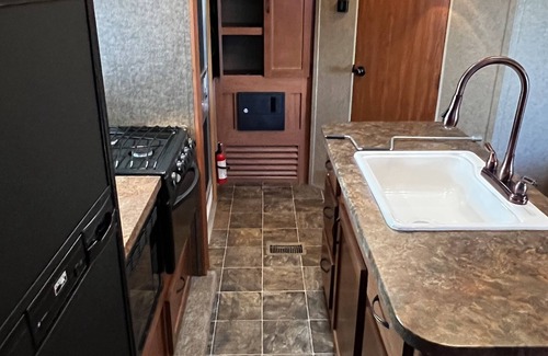 Pendleton House | Delightful RV placed at any local Campground