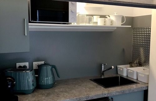 Trentham Bed & Breakfast | Delightful Self Contained Private Suite with Kitchenette
