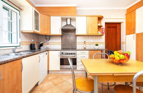 Albufeira Villa | Delightful Villa, Heatable Pool, BBQ and A/C