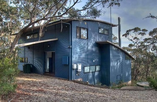 Medlow Bath House | Delmonte | Modern home set on a large bush block located near Hydro Majestic