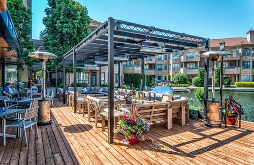 Kelowna Central Business District Apartment | Delta Grand 2 Bedroom Condo full kitchen sleeps 6 partial lake view - Renovated