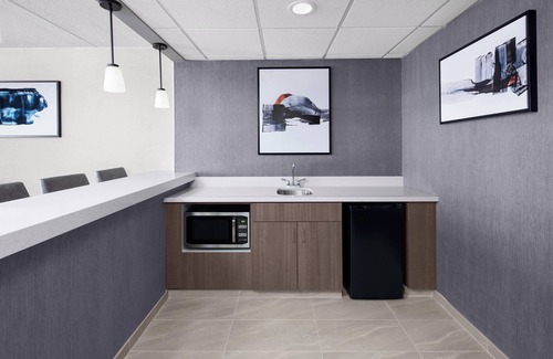 Ashwaubenon Hotel | Delta Hotels by Marriott Green Bay