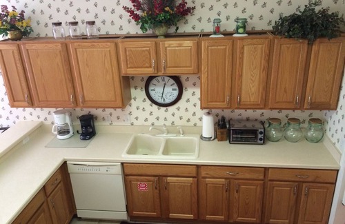 Glenbrook House | Deluxe Carriage Home across from Golf Course & Club, Tennis Club, Pool, Hot Tub