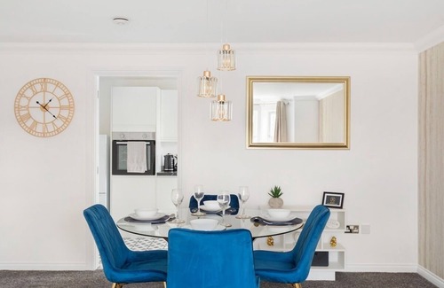 Windsor Apartment | Deluxe Central Windsor Apartment w/Free Parking