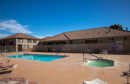 Mesquite Condo | Deluxe Condo with KING Size Bed