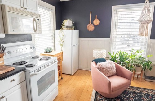 Winooski Apartment | Deluxe Cute Apt | 1min Walk Restaurants + Shops