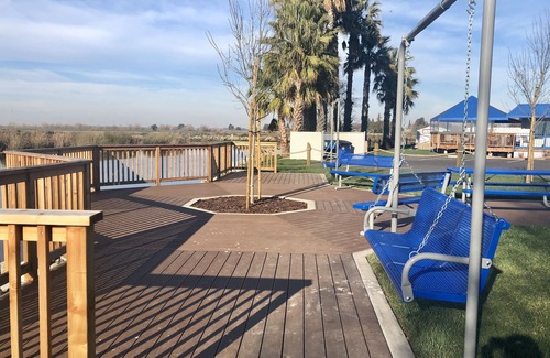 Stockton House | Deluxe "Delta" Vacation Bungalow in private marina on the California Delta