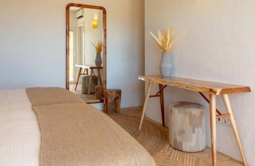 Estremoz Bed & Breakfast | Deluxe Double or Twin Room with Pool View