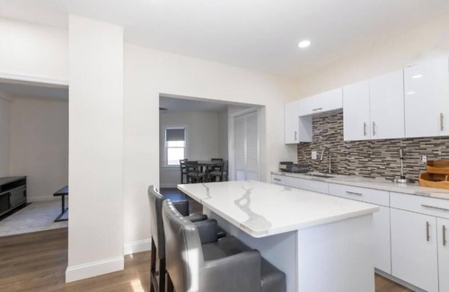 Seaside Heights Apartment | Deluxe Family Room #1