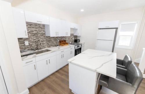 Seaside Heights Apartment | Deluxe Family Room #1