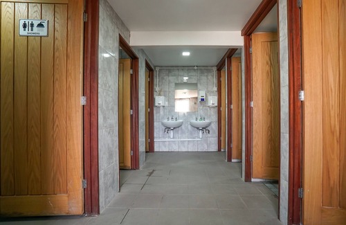 Frodsham Ski Chalet | Deluxe Glamping Pod With Hot Tub in Frodsham