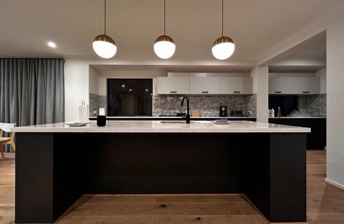 Mambourin House | Deluxe Grand Suite in the west of Melbourne