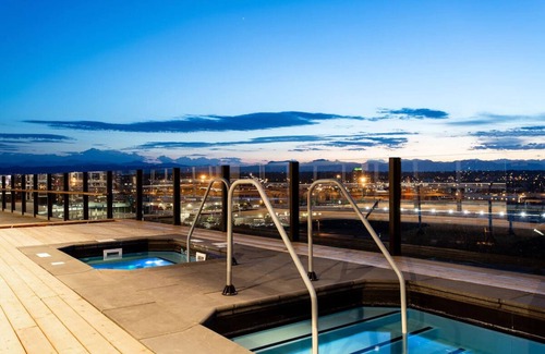 River North Art District Hotel | Deluxe King Mountain View: The Source Hotel, Pool & Artisanal Sourdoughs