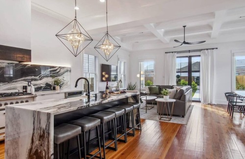 Algiers Point House | Deluxe Modern Home | Heated Pool & Game Room