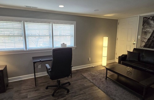 Northeast Raleigh House | Deluxe! New Apt Loft Near Downtown – Ready for Families and Business Travelers.