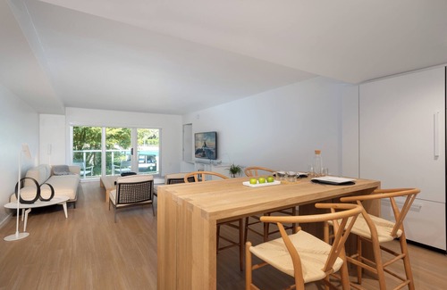 Bal Harbour Apartment | Deluxe One Bedroom apartment with two full baths*, open kitchen, living room, terrace and beach service at Bal Harbour