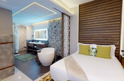 Cancun Hotel | Deluxe Room at Garza Blanca Cancun