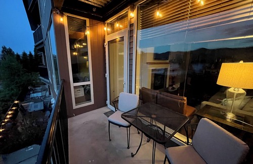 Chelan Condo | Deluxe View 2 Bedroom Chelan View Condo w/Extra Parking