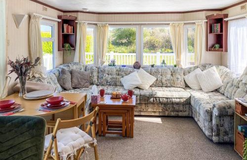Carnbrea House | Demelzas Retreat
