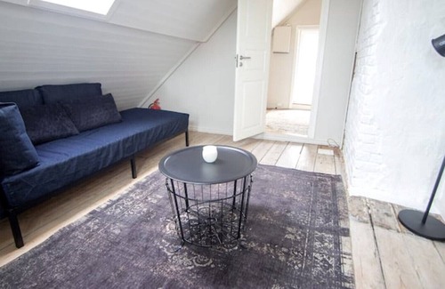 Stavanger House | Den Gule Døren