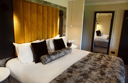 Uxbridge Hotel | Denham Grove