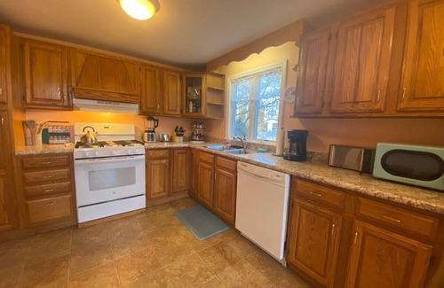 Dennis Port House | Dennisport 4 Bed w/access to Swan Pond/across the street. Great for Kayaking!