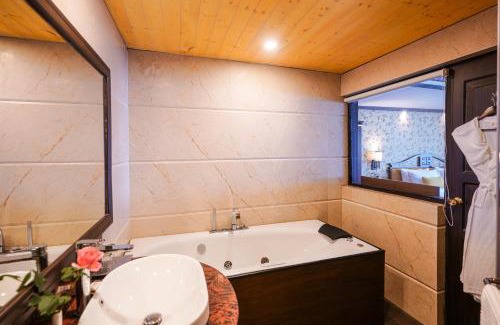 Gangtok Hotel | Denzong Regency- Luxury Mountain Retreat Spa & Casino
