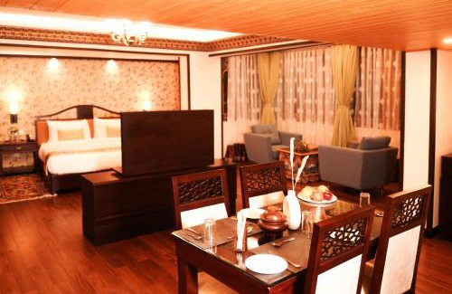 Gangtok Hotel | Denzong Regency- Luxury Mountain Retreat Spa & Casino