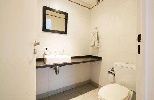 Buenos Aires Central Business District Apartment | Departamento México - Luz y Tranquilidad