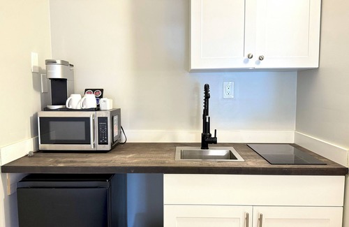 Regional District of Nanaimo Hotel | Departure Bay Motel