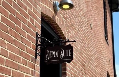 Hermann Apartment | Depot Suite - Ground-Floor Historic Loft on Katy Trail, 4 Mins to Hermann Wineries