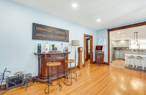 De Pue House | DePue Vacation Rental < 1 Mi to the Lake!