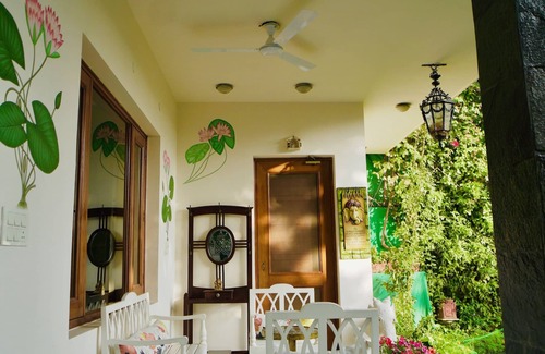Bani Park Bed & Breakfast | DeraJaipur Homestay