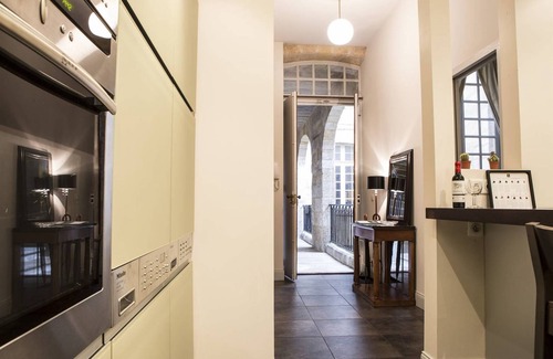 Hotel de Ville - Quinconces Apartment | Descazeaux