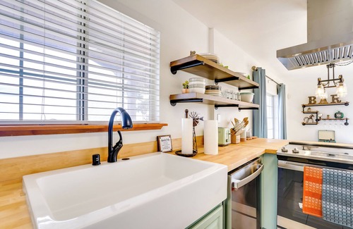 Landers House | Desert Escape - Hot Tub, Fire Pit & Grill